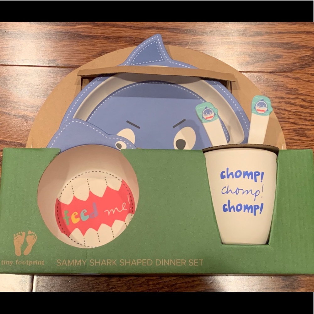 Sammy the Shark Dinner Set